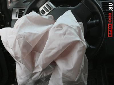Сработавшая подушка ,безопасности водителя в руле