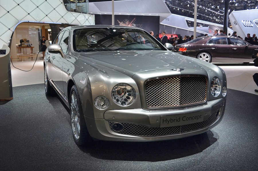 гибридный Bentley в Пекине